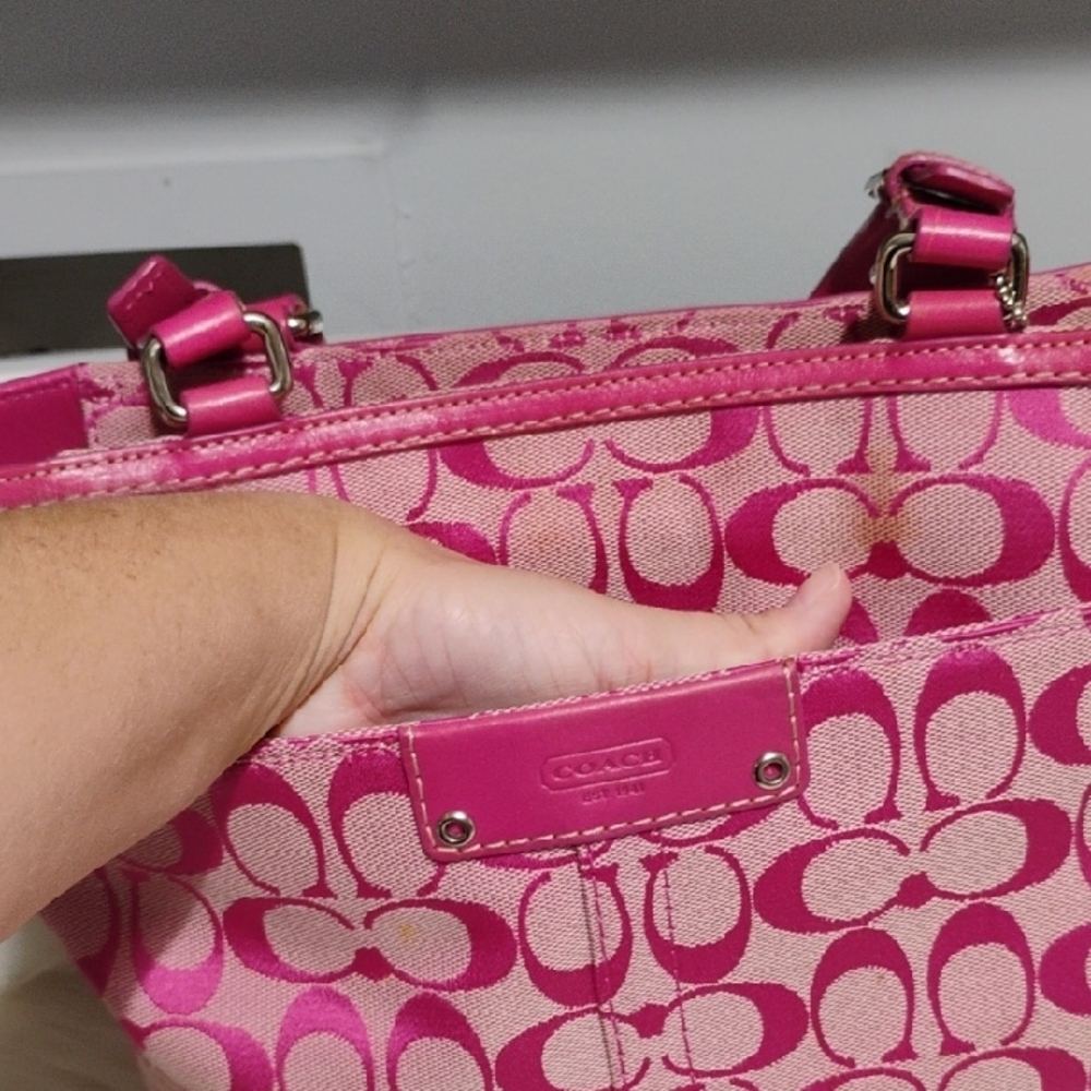 Authentic Coach Hampton Signature 🩷 Pink/Silver Tote GUC - Picture 11 of 15